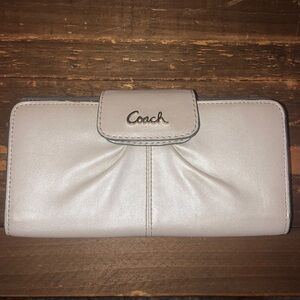 Vintage cream/silver hue Coach wallet